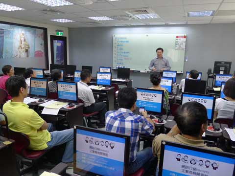 江亘松顧問應經濟部中小企業處邀請至台中演講<網路行銷”camera”，企業商機”開賣啦”>
